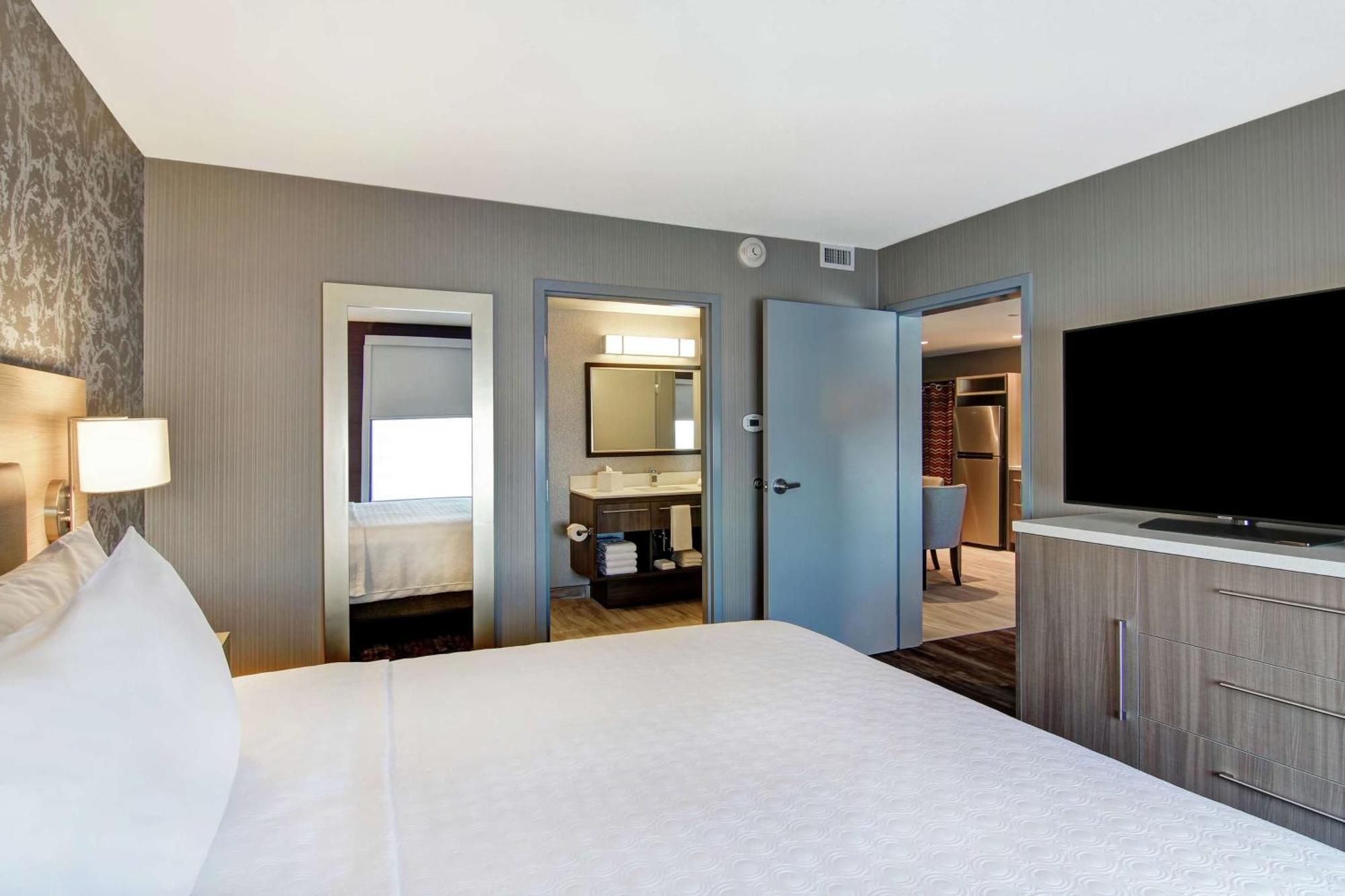 Home2 Suites By Hilton Edmonton South Exteriör bild